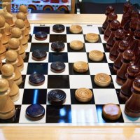 Chess-and-checkers-on-the-same-board-768x512.jpg
