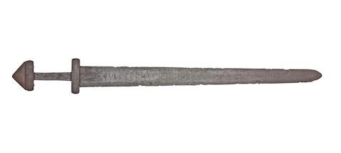 Petersen hilt type H with ulfberht inscription on blade.png